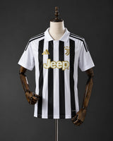 Juventus 2026/27 front mannequin view
