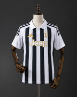 Juventus 2026/27 front mannequin view